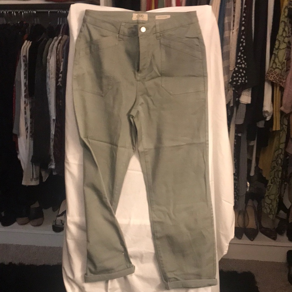 Logo pants
